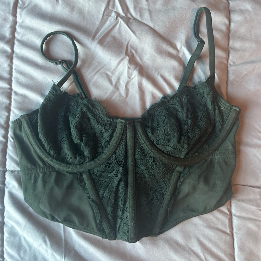 Elegant Lace Bralette in Forest Green